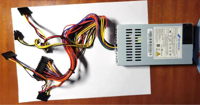 UV77Q5FOevfv1vE7.jpg